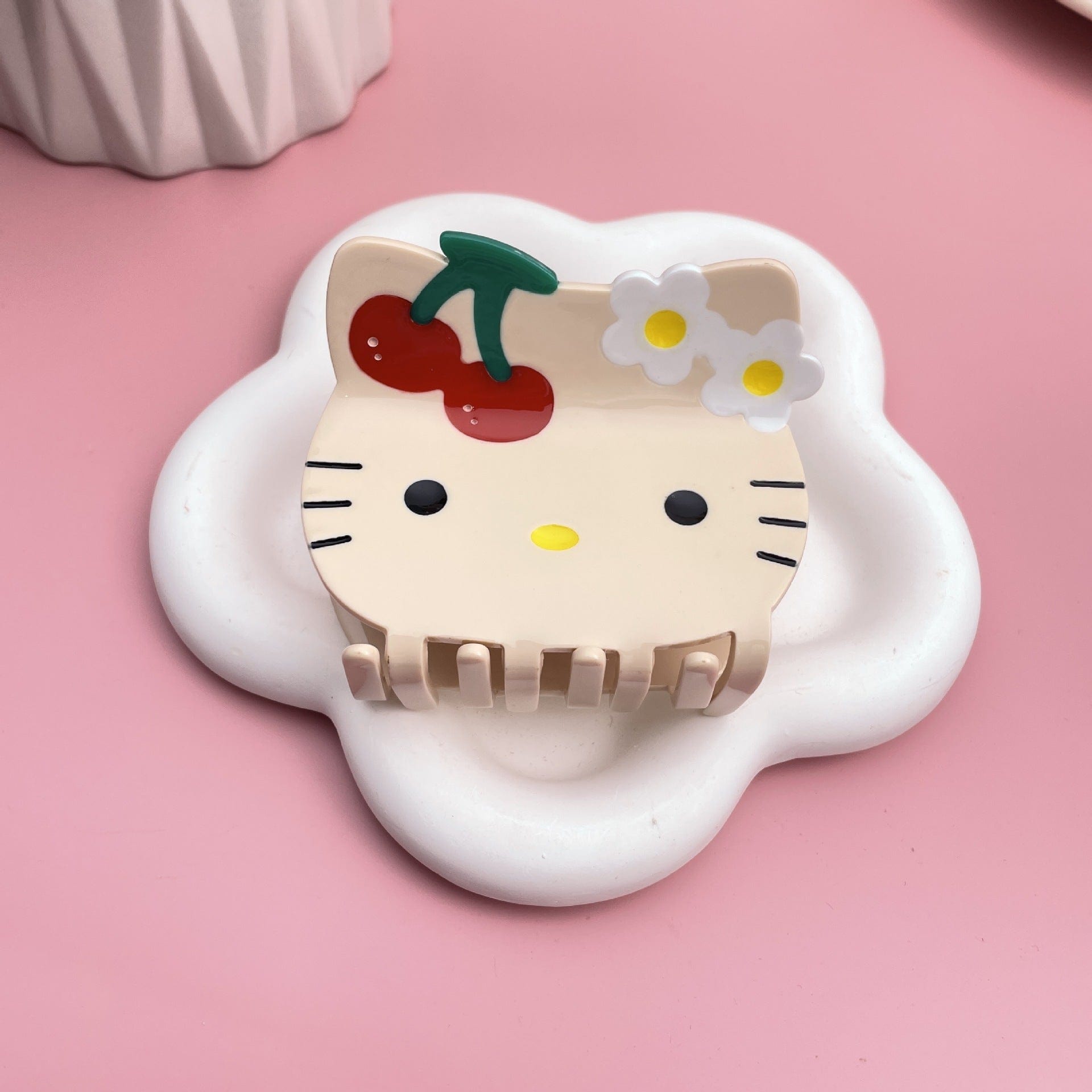 Medium  New White Cherry Kitty Head Hair Claw | NueShiny