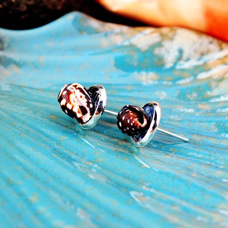 Silver Little Black Flower Conch Earrings | NueShiny