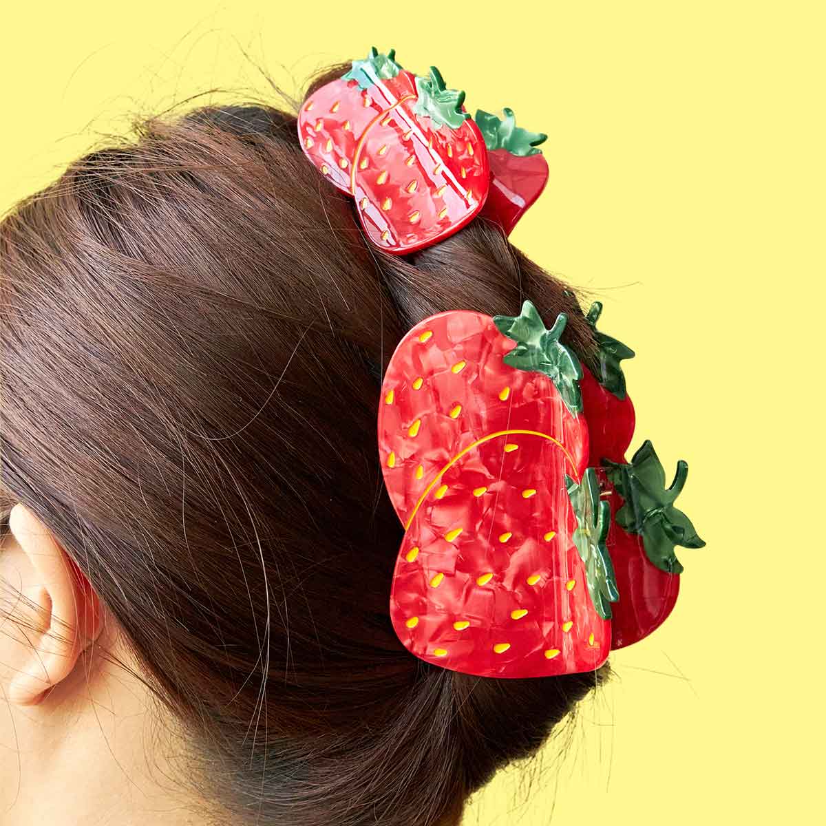 Large Strawberry Hair Claw | NueShiny