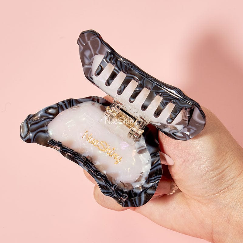 Pre- Sale Medium Oyster Hair Claw with Pearl | NueShiny