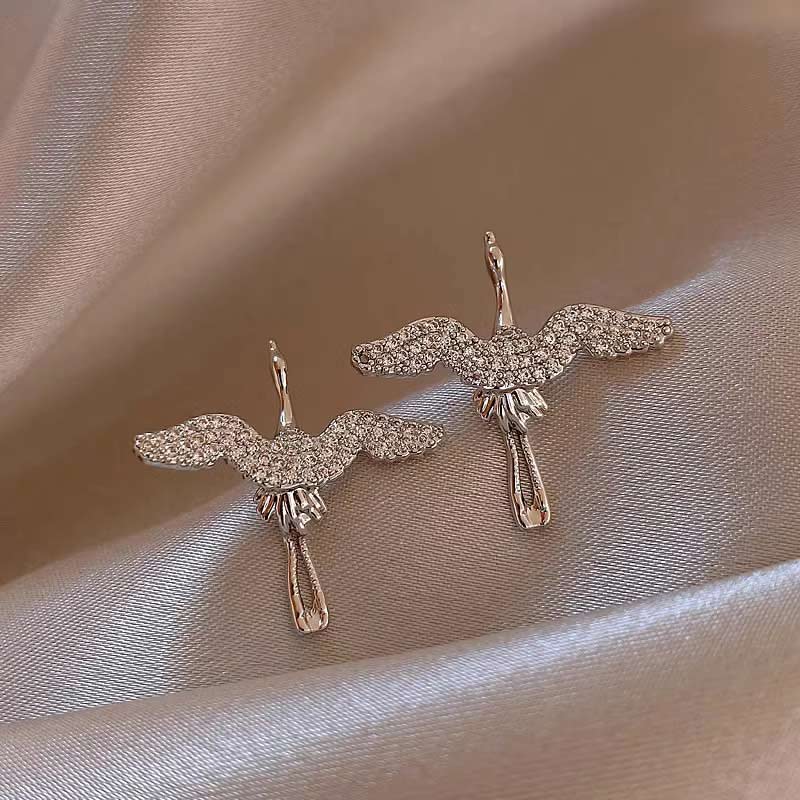 Silver Swan Earrings丨NueShiny