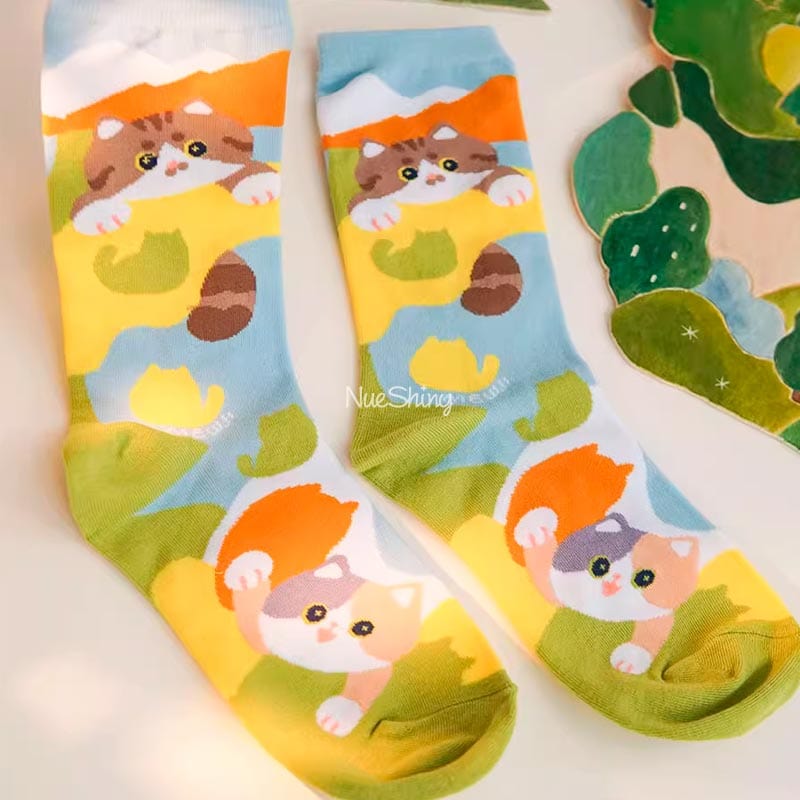 Catty Chic: 3 Pairs of Cat Socks | NueShiny