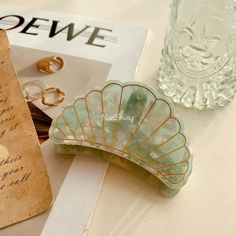 Japanese Green Seashell Elegance Hair Claw | NueShiny