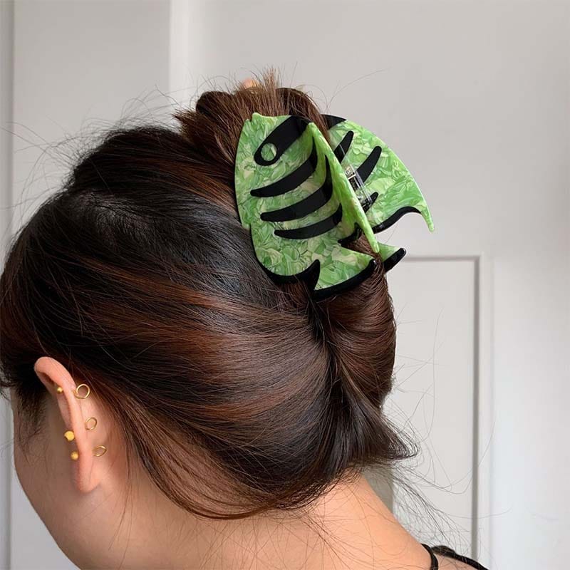 Medium Green Striped Fish Hair Claw | NueShiny