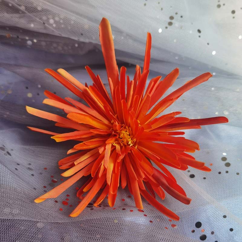 Large Orange Red Spider Lily Hair Claw | Nueshiny