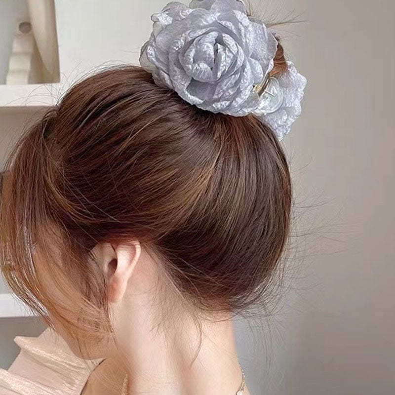 Medium Grey Flower Hair Claw | Nueshiny