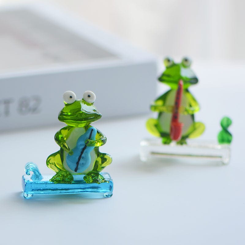 Frog Holding A Zither | NueShiny