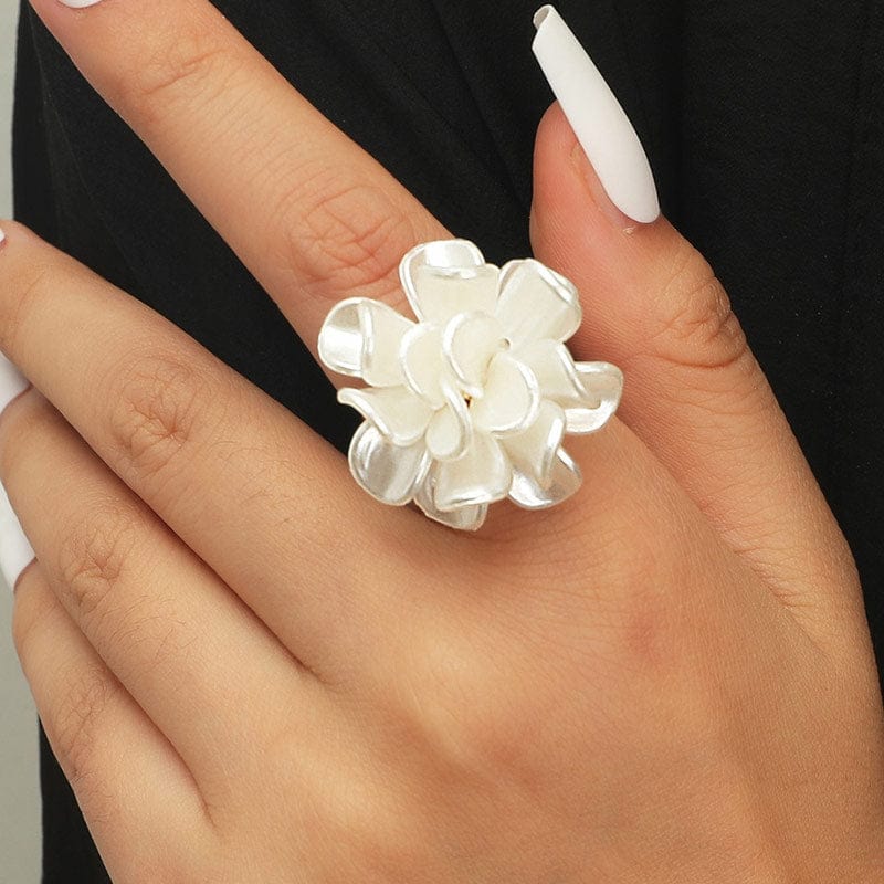 Camellia Ring | NueShiny