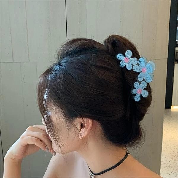 Transparent Bule Flower Sweet Hair Claw丨NueShiny