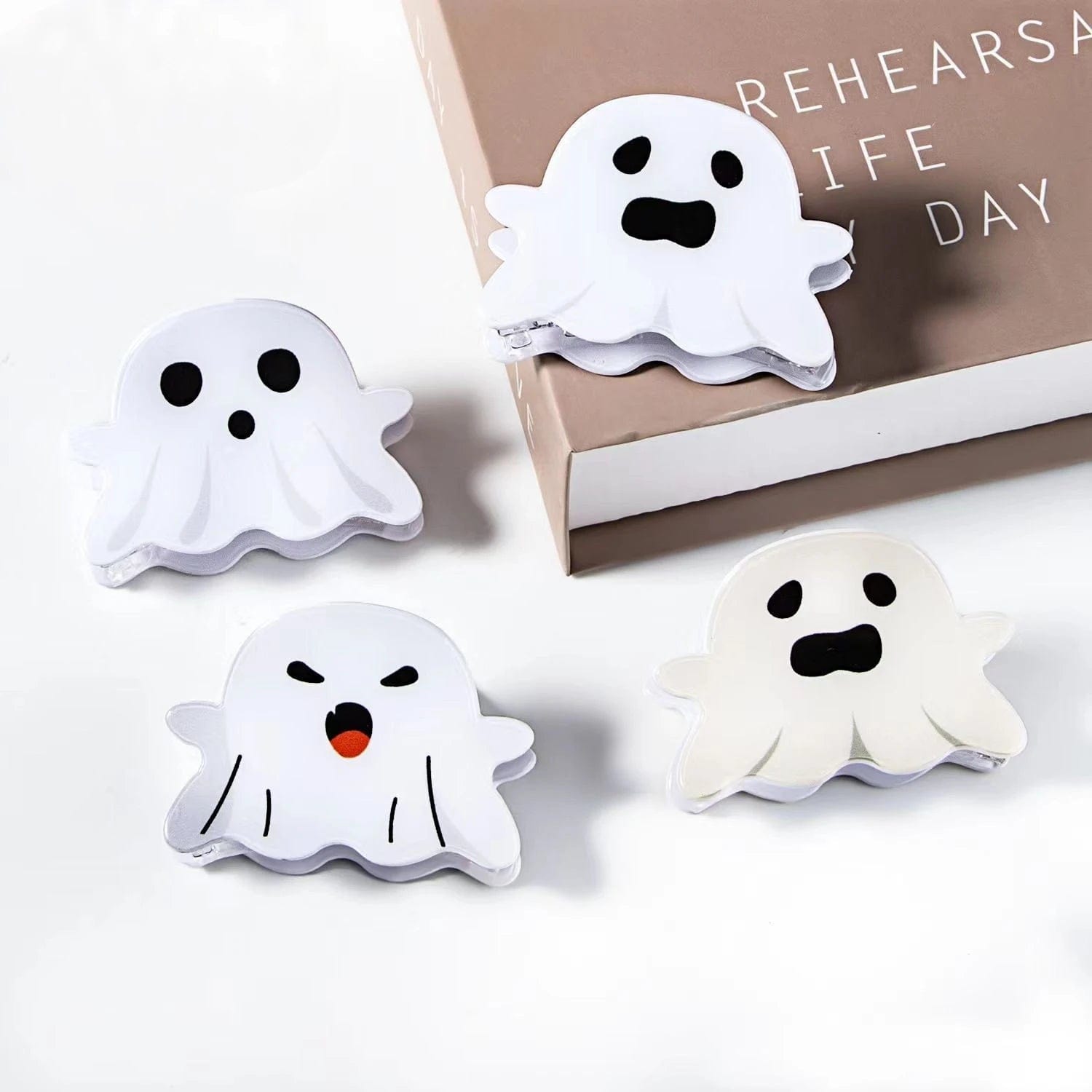 Beige Horrified Ghost Halloween Hair Claw Clip丨NueShiny